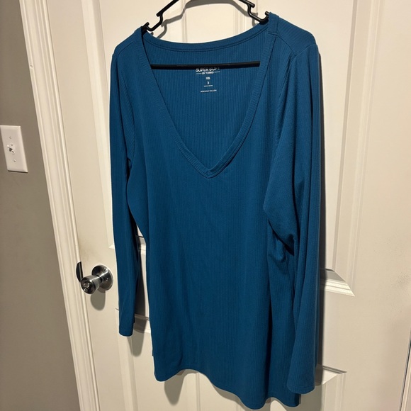 Torrid: Ribbed V-Neck Top - Picture 6 of 7